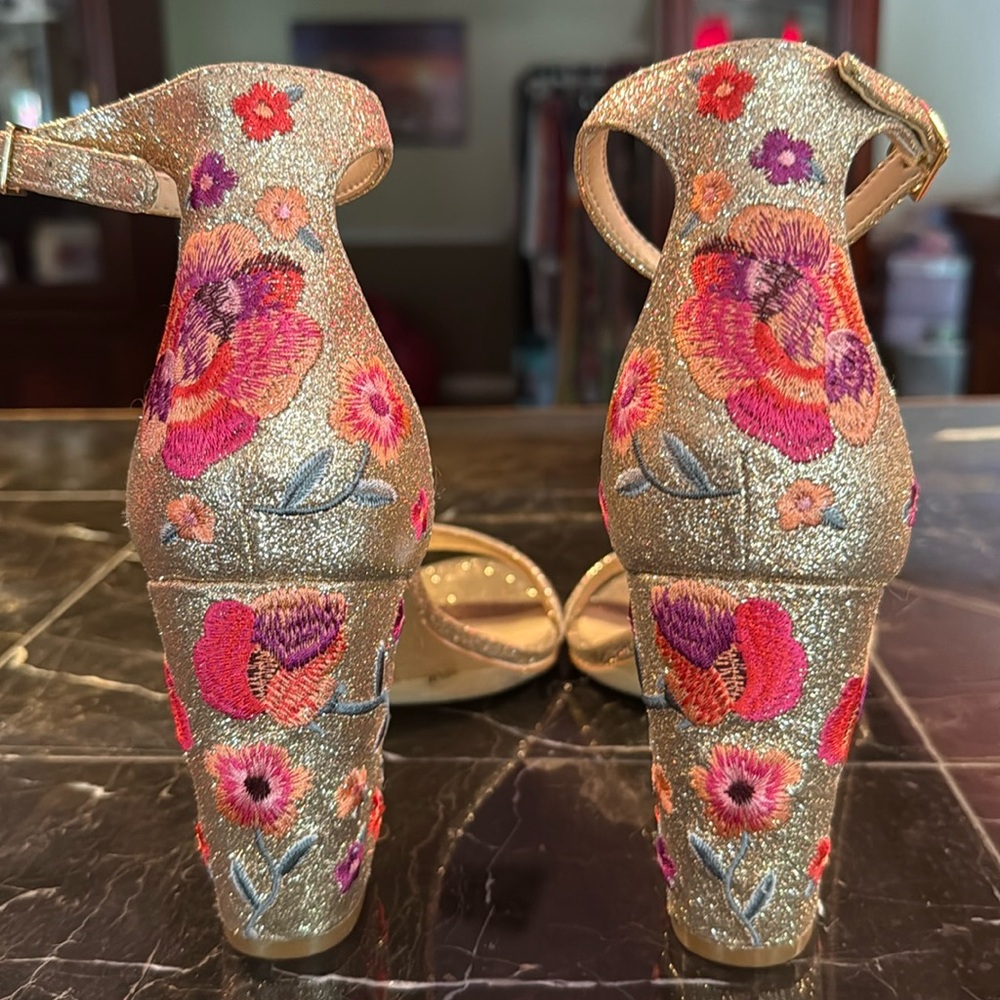 INC size 10.5 gold glitter chunky floral heels - Picture 3 of 6